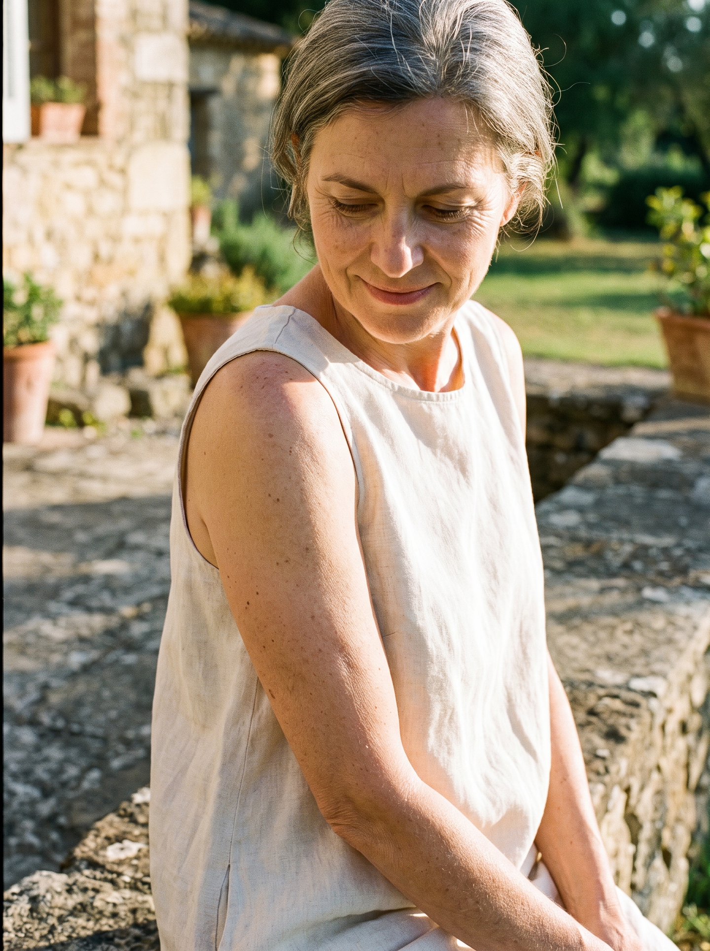 Why Standard Body Lotions Fail When Crepey Arms Appear Overnight—And The French Botanical Protocol Restoring Skin Structural Cushion