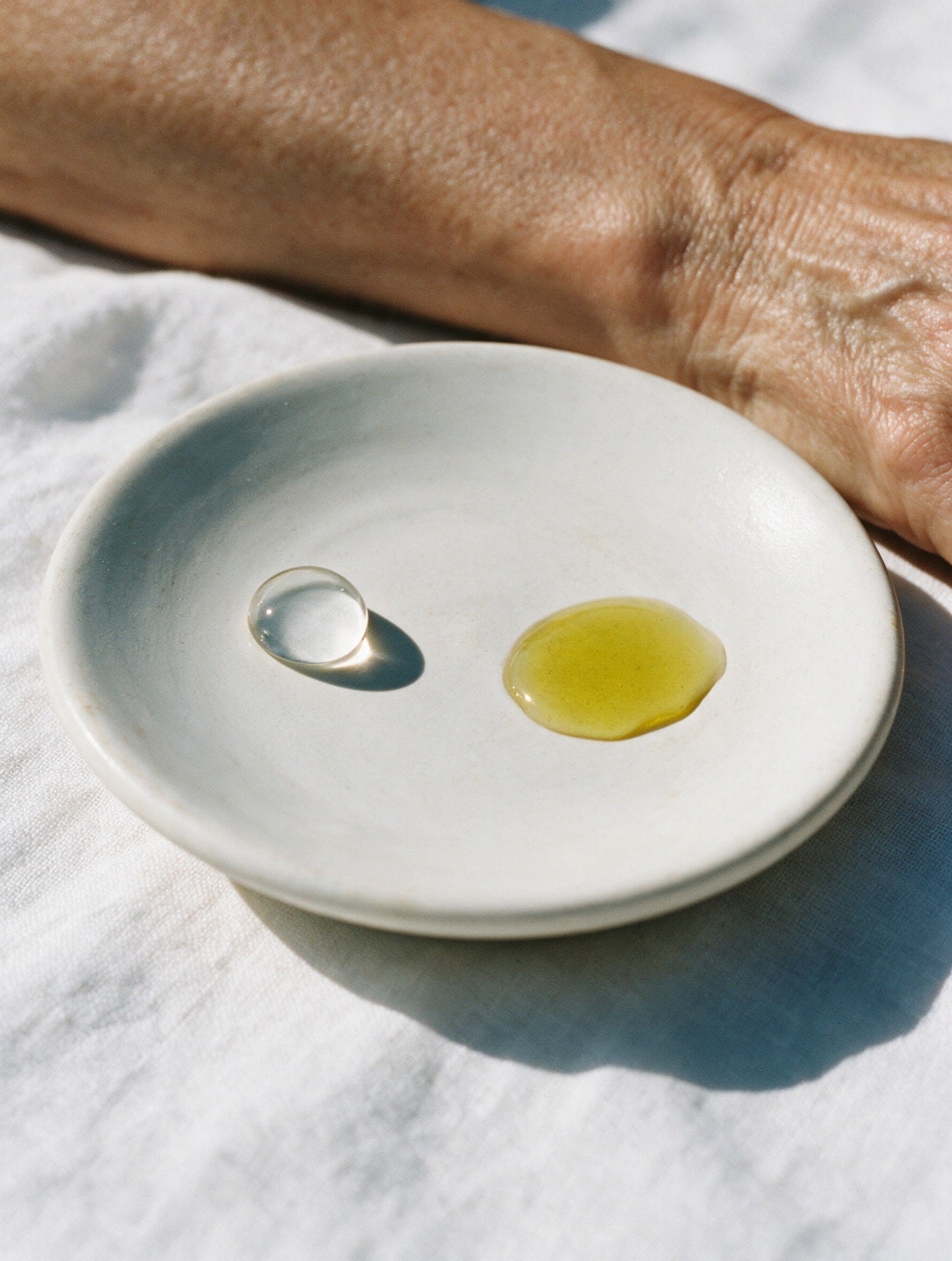 Transforms Rough, Dry Texture From Neck to Ankle
